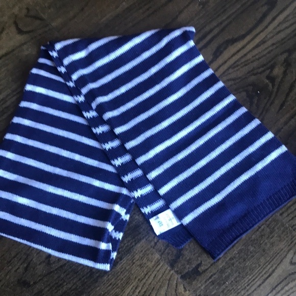 GAP NWOT navy and white scarf - Picture 2 of 6